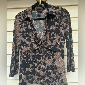 BcbgMaxAzria brown/black pattern long-sleeved collared v-neck blouse, Large